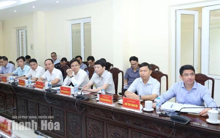 Các đại biểu dự buổi làm việc.