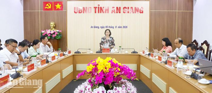 Phó Chủ tịch UBND tỉnh An Giang Nguyễn Thị Minh Thúy kết luận cuộc họp.