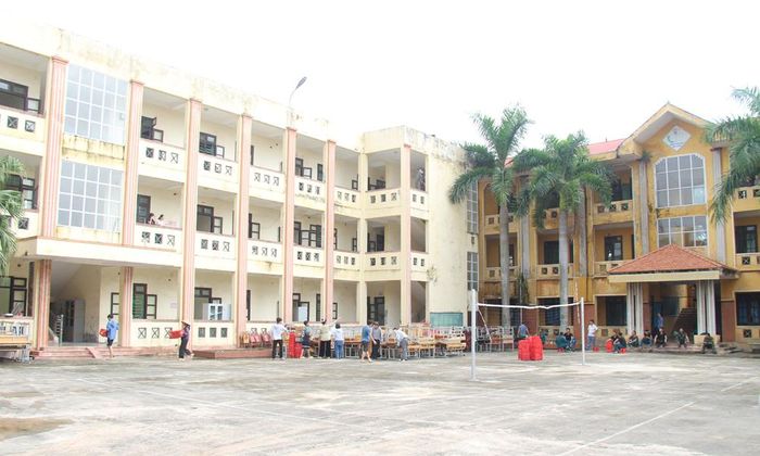  Trường Trung học cơ sở Hàn Thuyên (cũ) sẽ là điểm trường mới của Trường Tiểu học và Trung học cơ sở Tân Lãng trong năm học sắp tới. 