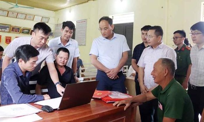  Đoàn công tác của Ban Chỉ đạo tỉnh kiểm tra tại xã Trường Sơn. Ảnh: Hoài Thu 