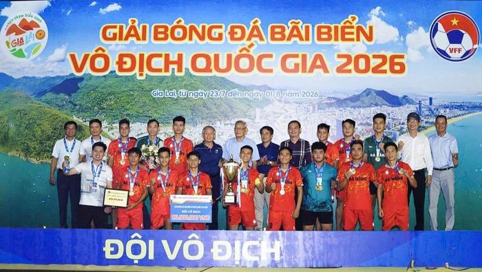 Đội bóng đá bãi biển nam Đà Nẵng giành chức vô địch thuyết phục. Ảnh: VFF