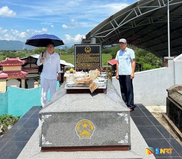 Phần mộ 17 hài cốt nghi liệt sĩ tại nghĩa trang ở xã Thu Bồn. Ảnh: HÀ MY - LÊ TRUNG