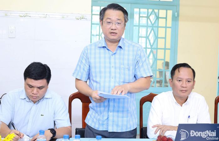 Các thành viên đoàn phát biểu ý kiến tại buổi làm việc. Ảnh: Hồ Thảo