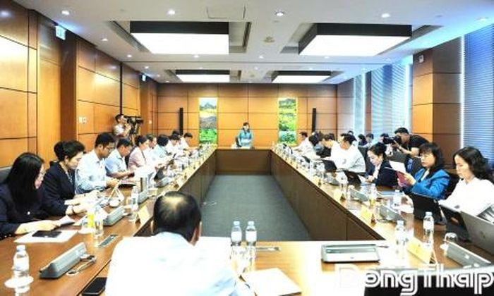 Đoàn Đại biểu Quốc hội tỉnh Đồng Tháp thảo luận, góp nhiều ý kiến cho các dự án luật