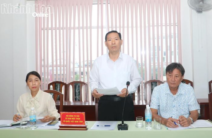 Đại diện hội đồng tư vấn đóng góp ý kiến.