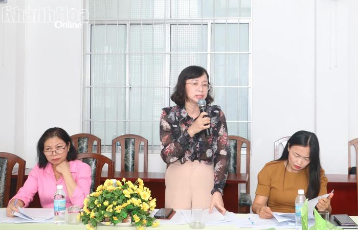 Lãnh đạo Ủy ban MTTQ Việt Nam phường Phan Rang phát biểu ý kiến.