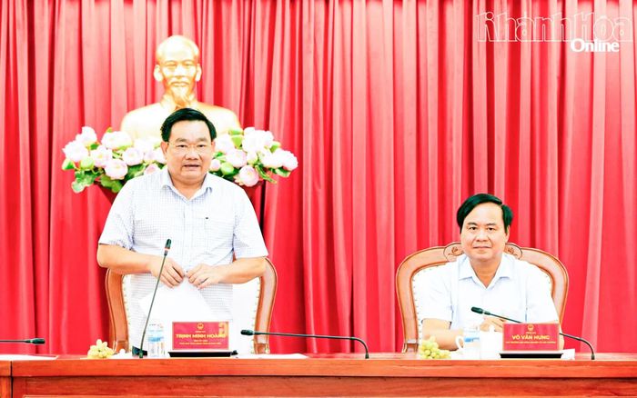 Phó Chủ tịch UBND tỉnh Trịnh Minh Hoàng phát biểu tại buổi làm việc.