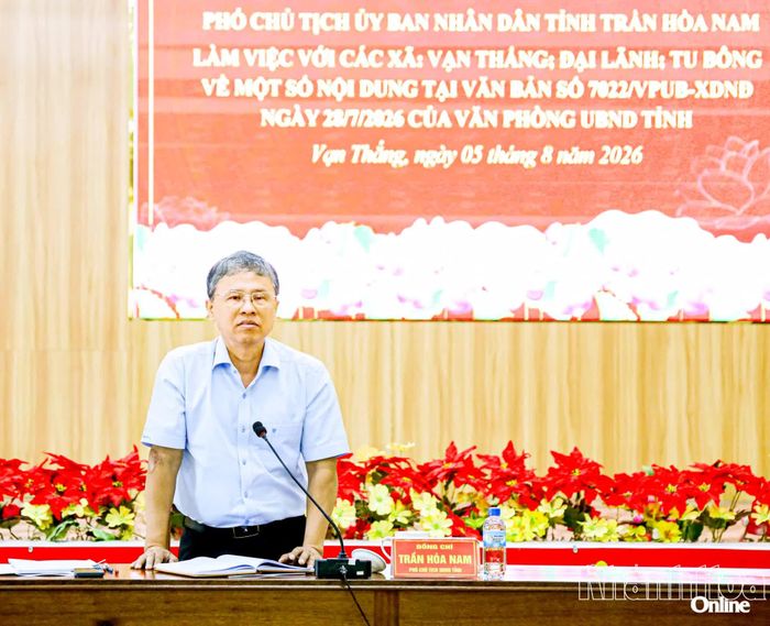 Đồng chí Trần Hòa Nam phát biểu kết luận buổi làm việc.