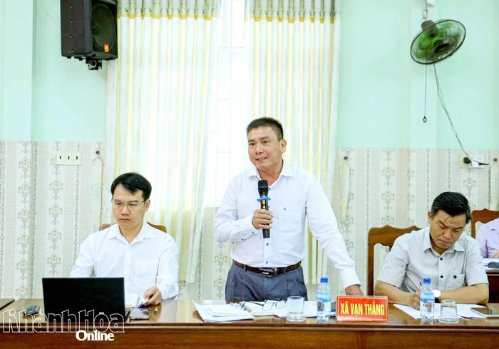 Lãnh đạo UBND xã Vạn Thắng phát biểu tại buổi làm việc.