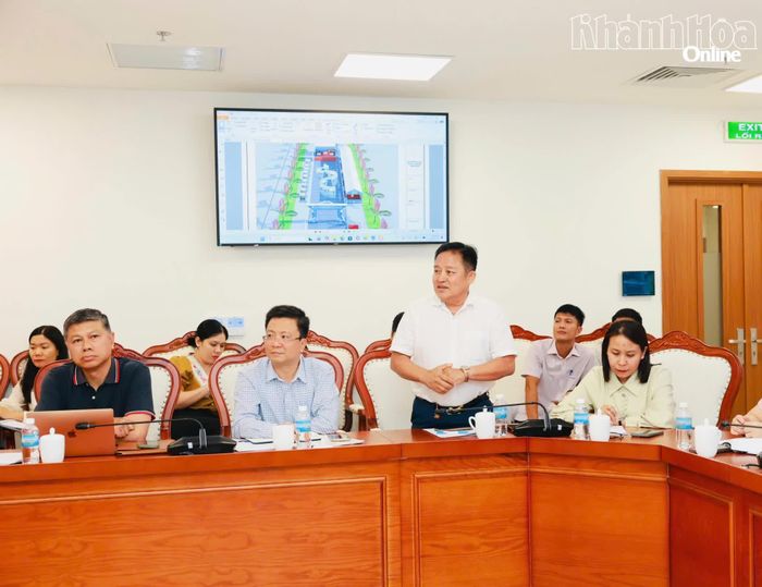 Lãnh đạo Hiệp hội Du lịch Khánh Hòa phát biểu ý kiến