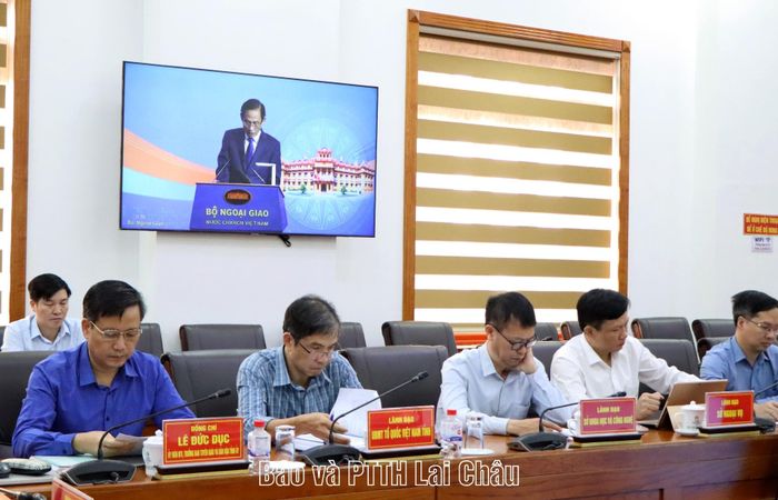 Các đại biểu dự phiên họp tại điểm cầu tỉnh.