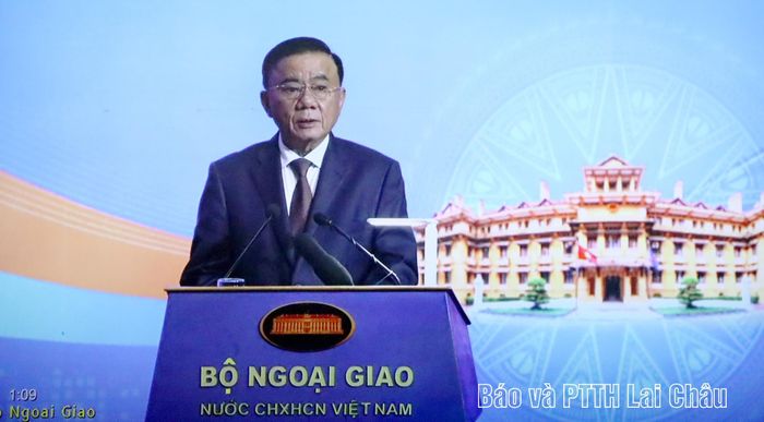 Đồng chí Trần Cẩm Tú - Thường trực Ban Bí thư phát biểu chỉ đạo tại phiên họp.