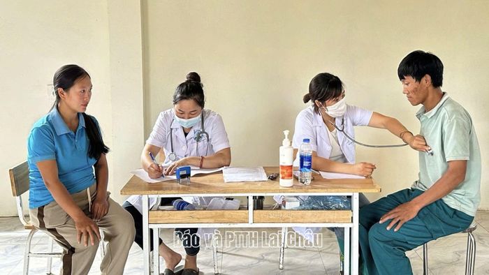 Người dân trong tỉnh được khám sức khỏe định kỳ hoặc khám sàng lọc miễn phí.