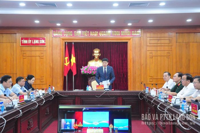 Các đại biểu dự phiên toàn thể về đối ngoại Đảng, đối ngoại nhân dân tại điểm cầu tỉnh Lạng Sơn