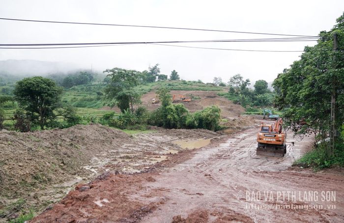 Khu vực thi công hạng mục nhà ga đi thuộc dự án Quần thể khu du lịch sinh thái, cáp treo Mẫu Sơn 
