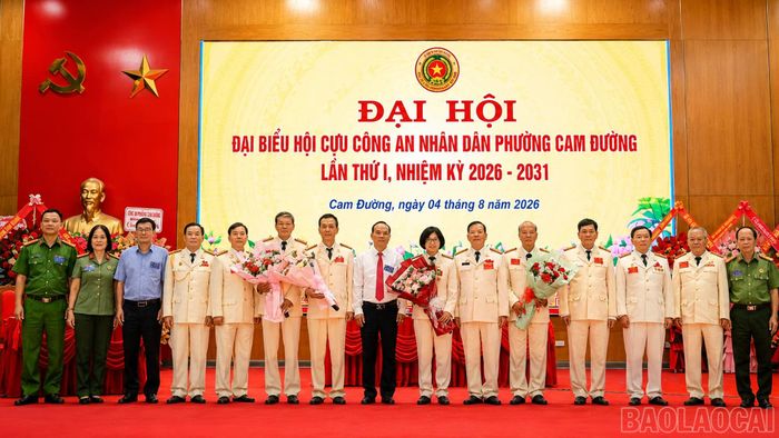 Ban Chấp hành Hội Cựu công an nhân dân phường Cam Đường nhiệm kỳ 2026 -2031 ra mắt đại hội.