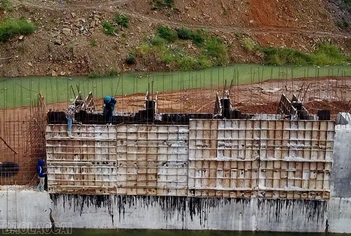 Các hạng mục kè của dự án đang dần hoàn thiện.