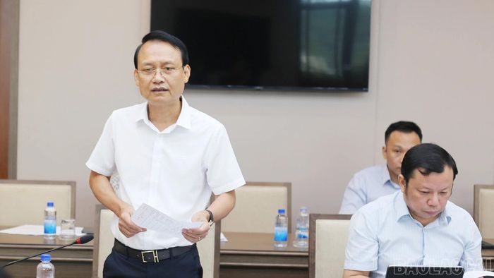Các đại biểu phát biểu tại cuộc họp.