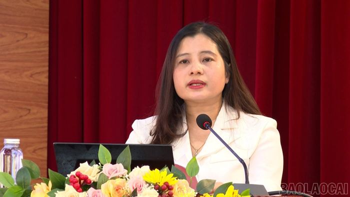 Đồng chí Nguyễn Thị Thúy Mùi phát biểu tại hội nghị.