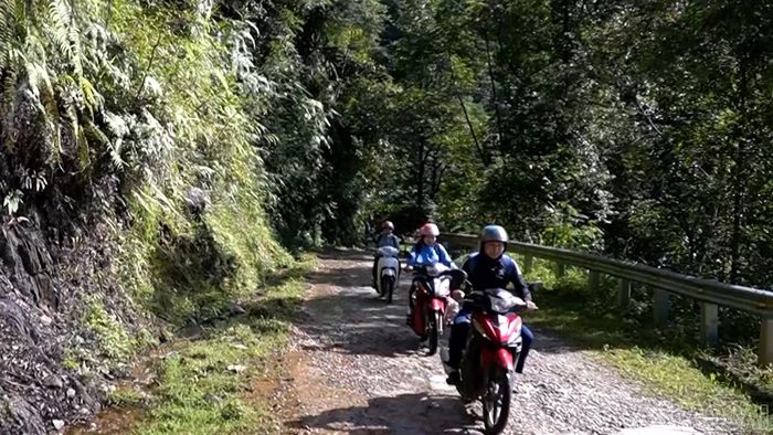 Sức trẻ trên những cung đường đến với cơ sở.