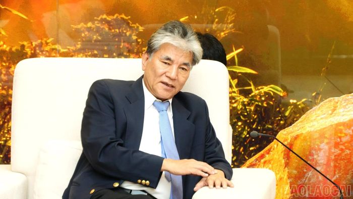 Giáo sư, Tiến sĩ Lee Hong-Yuan phát biểu tại buổi làm việc.