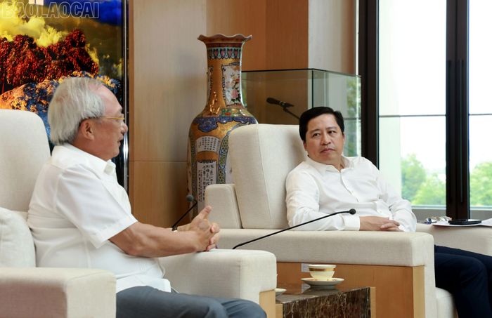 Bí thư Tỉnh ủy Dương Quốc Huy và Chủ tịch Hội Hữu nghị Việt Nam - Thái Lan Nguyễn Văn Thành cho ý kiến đối với một số nội dung chương trình, sự kiện nhân dịp kỷ niệm.