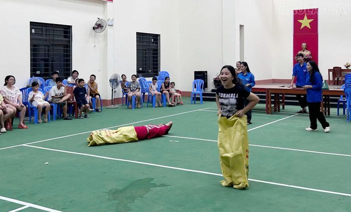 Nội dung sinh hoạt được xây dựng đa dạng với các hoạt động văn hóa, văn nghệ, thể dục thể thao, trò chơi tập thể, giúp các em rèn luyện kỹ năng sống, phát triển toàn diện và chuẩn bị hành trang trước khi bước vào năm học mới.
