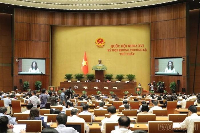 Quang cảnh phiên thảo luận tại hội trường.