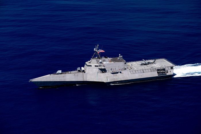 USS Gabrielle Giffords (LCS-10) là tàu tác chiến ven bờ (Littoral Combat Ship) thuộc lớp Independence của Hải quân Mỹ. Ảnh: Wikipedia