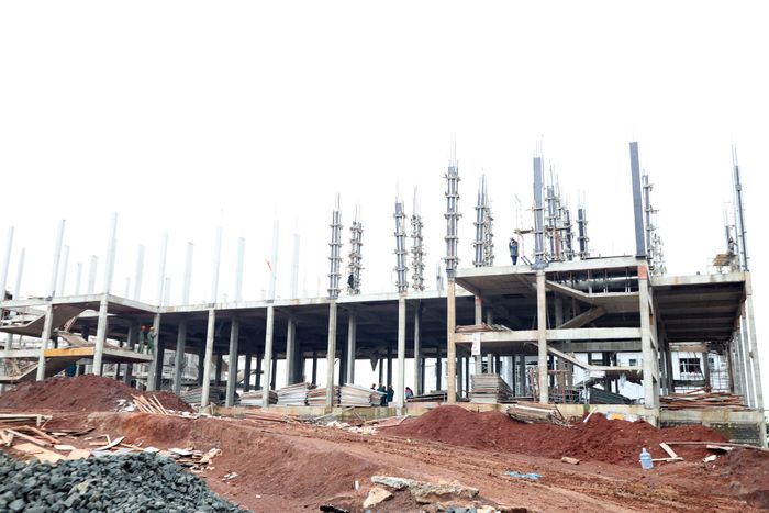 Trường Phổ thông nội trú Tiểu học và THCS Quảng Trực mới đạt khoảng 70% khối lượng