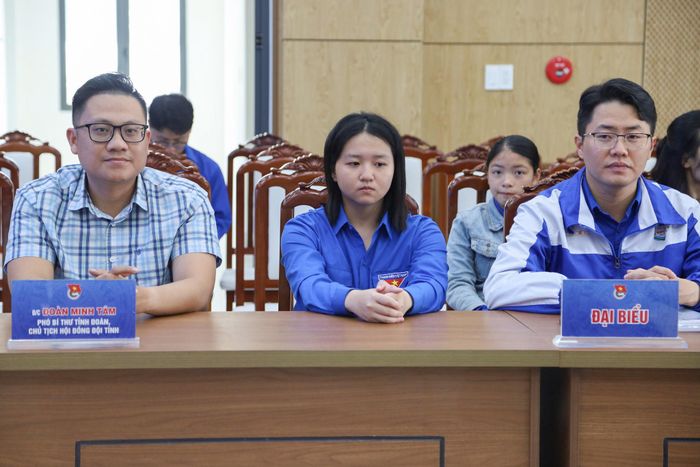 Các đại biểu tham dự hội nghị