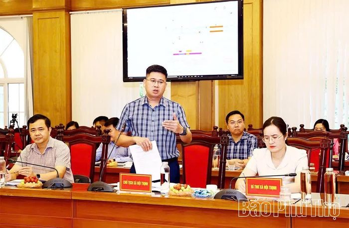 Lãnh đạo xã Hội Thịnh phát biểu tại buổi làm việc.