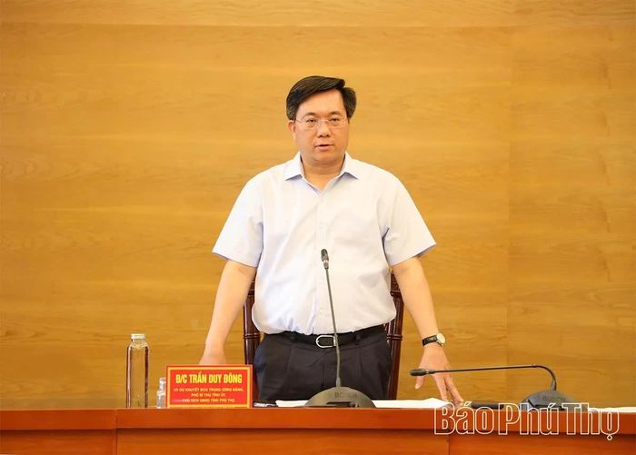 Chủ tịch UBND tỉnh Trần Duy Đông kết luận buổi làm việc.