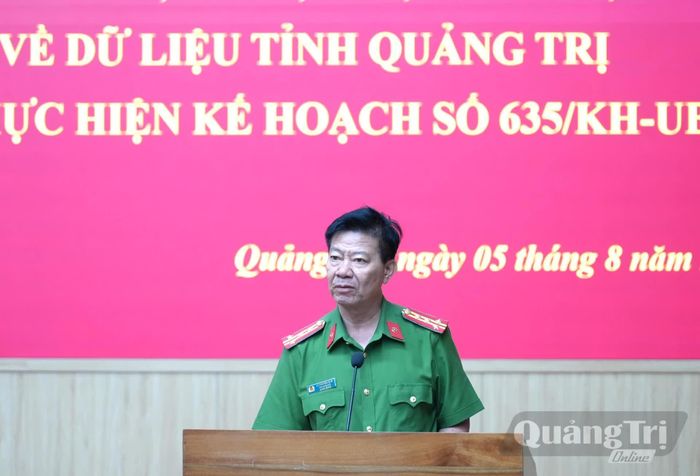 Đại diện lãnh đạo Công an tỉnh quán triệt, triển khai Kế hoạch hành động 100 ngày xử lý các "điểm nghẽn" về chuyển đổi số trong hệ thống chính trị - Ảnh: T.Đ