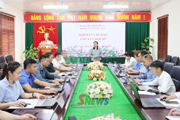 Đảng ủy xã Pắc Ngà tổ chức hội nghị ứng dụng mã QR và phòng họp không giấy.