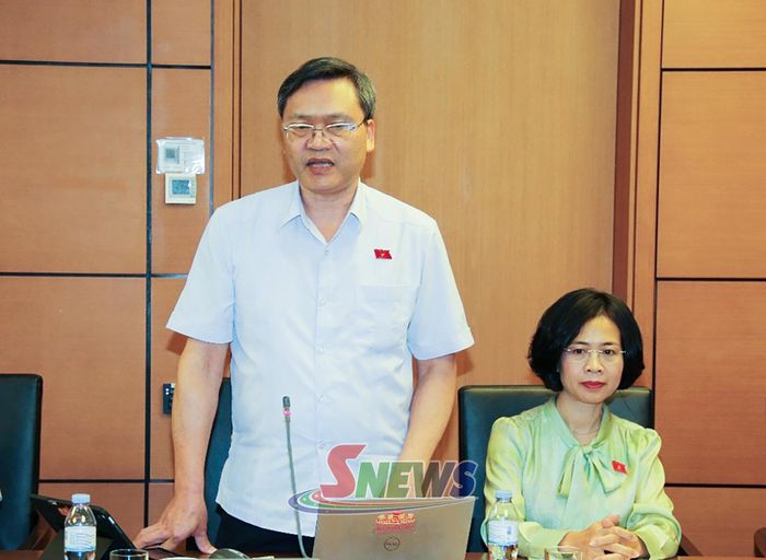 Đại biểu Quàng Văn Hương phát biểu