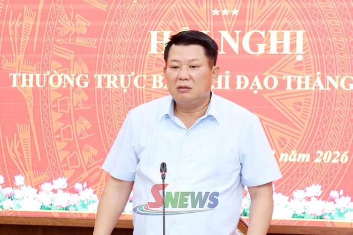 Đồng chí Phó Bí thư Thường trực Tỉnh ủy, Chủ tịch HĐND tỉnh, Phó trưởng Ban Chỉ đạo 329 tỉnh, phát biểu tại cuộc họp.