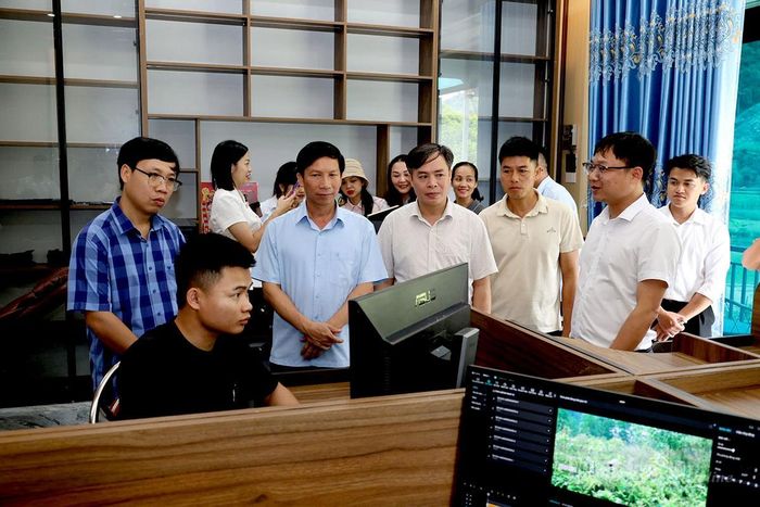 Đoàn công tác tỉnh Lào Cai tham quan, học tập kinh nghiệm mô hình “Làng sáng tạo nội dung số” và phát triển du lịch cộng đồng xã Lâm Bình.