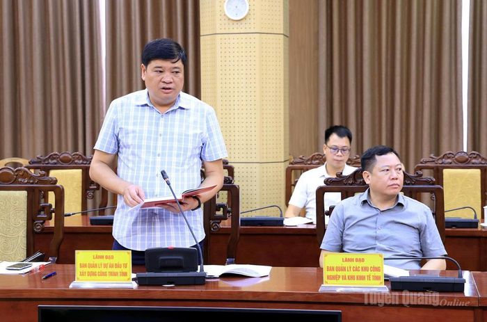 Đại biểu phát biểu tại cuộc họp.