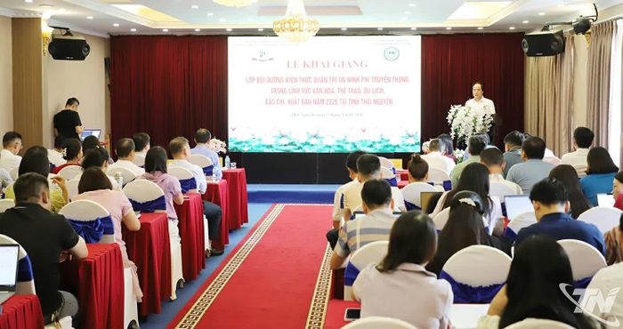 Quang cảnh khai giảng Lớp bồi dưỡng.