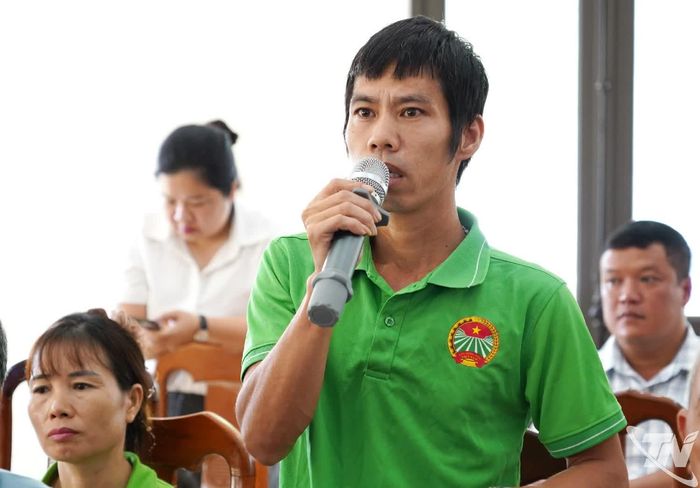 Cử tri xã Quang Sơn phát biểu ý kiến.