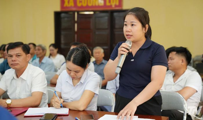 Cử tri xã Cường Lợi phát biểu tại Hội nghị.