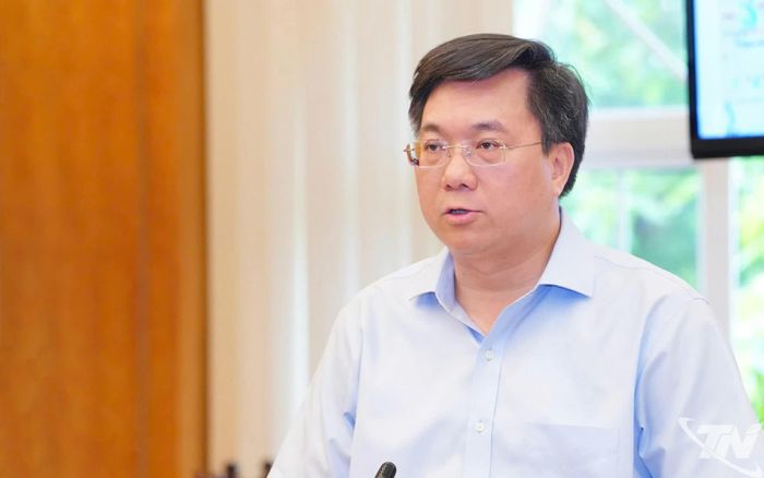 Đồng chí Trần Duy Đông, Ủy viên dự khuyết Trung ương Đảng, Phó Bí thư Tỉnh ủy, Chủ tịch UBND tỉnh Phú Thọ phát biểu tại buổi làm việc