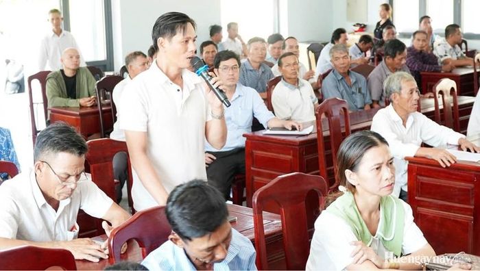 Xã Chân Mây - Lăng Cô đối thoại với người dân để thúc đẩy giải phóng mặt bằng.