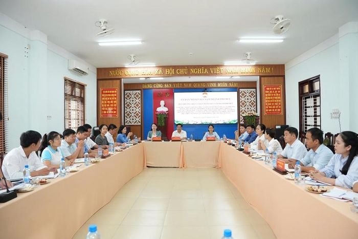Tại buổi làm việc