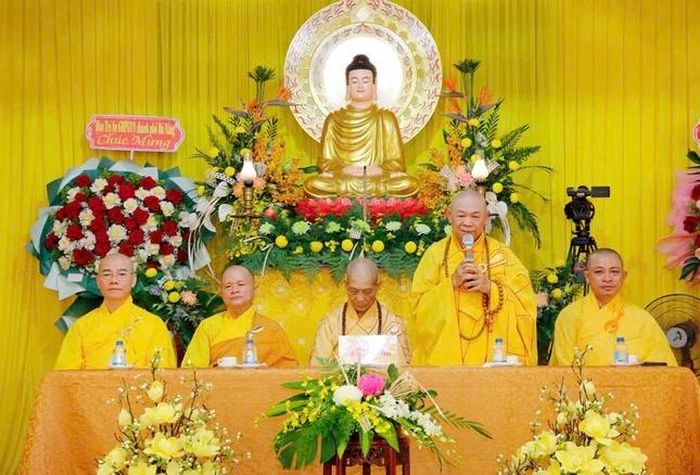 Hòa thượng Thích Từ Nghiêm ban đạo từ