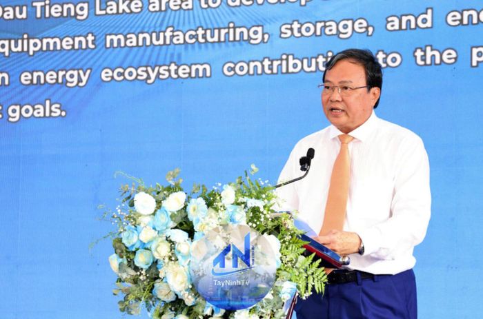 Chủ tịch UBND tỉnh Tây Ninh Lê Văn Hẳn phát biểu tại Lễ khởi công Dự án Nhà máy Điện mặt trời Dầu Tiếng 5. Ảnh: baotayninh.vn