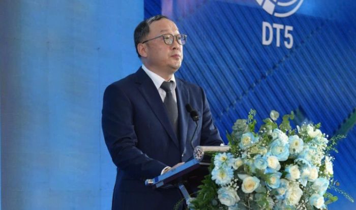 Đại diện liên danh tổng thầu thi công, ông Zhou Jiayi, Chủ tịch Trụ sở khu vực châu Á - Thái Bình Dương của PowerChina phát biểu. Ảnh: Xuân Cầu Holdings