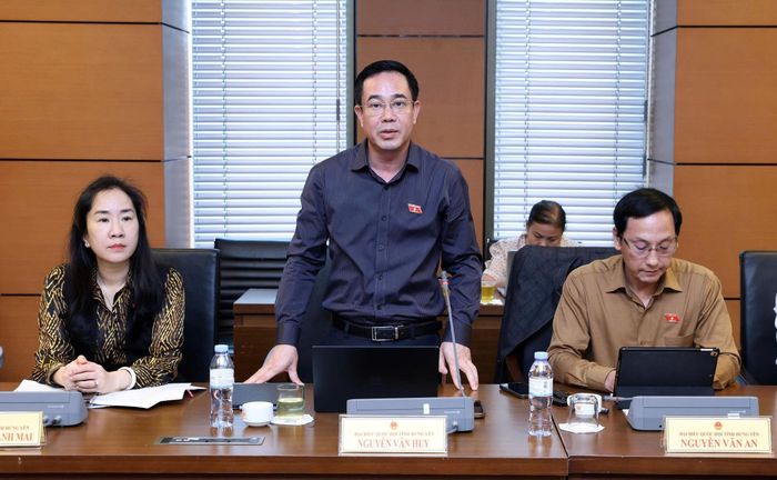 Đại biểu Nguyễn Văn Huy (đoàn Hưng Yên). Ảnh: Media Quốc hội.