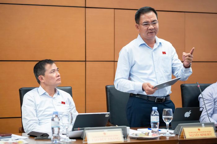 Đại biểu Nguyễn Minh Đức phát biểu thảo luận. Ảnh: Media Quốc hội.